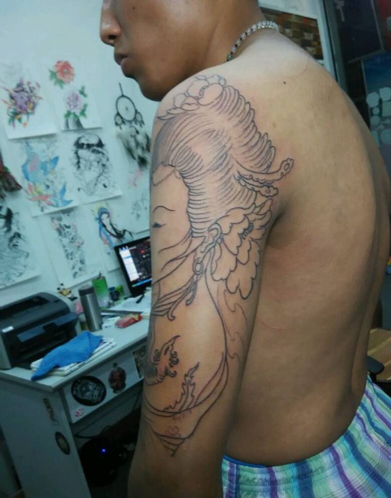 大臂艺妓线条完成纹身图片_手臂传统习俗肖像清新国画人物鬼神成品纹身图案