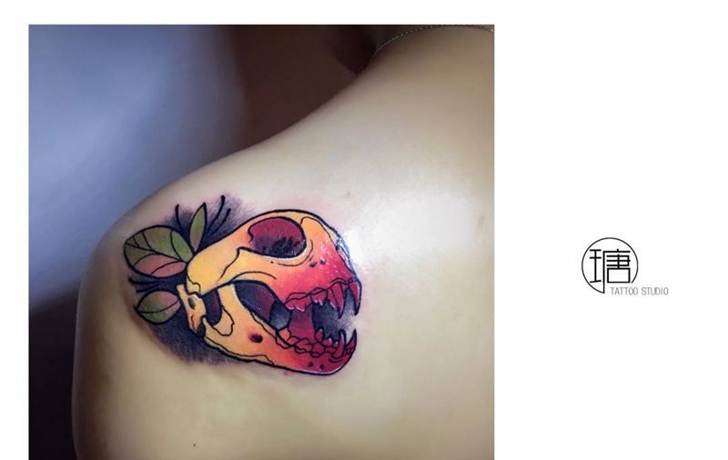 school纹身图片_成品背部欧美纹身图案