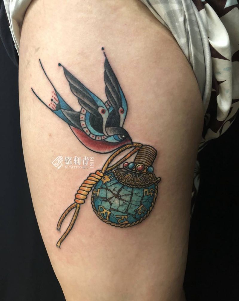 定做鼻烟壶纹身图片_腿部New School纹身图案