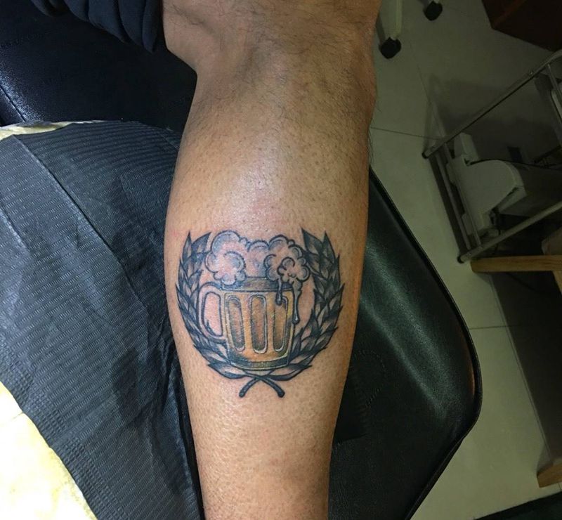 疤痕遮盖啤酒杯纹身图片_成品腿部欧美静物原创纹身图案