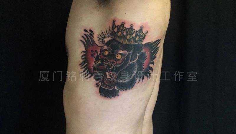 吃心脏的猩猩oldschool纹身图片