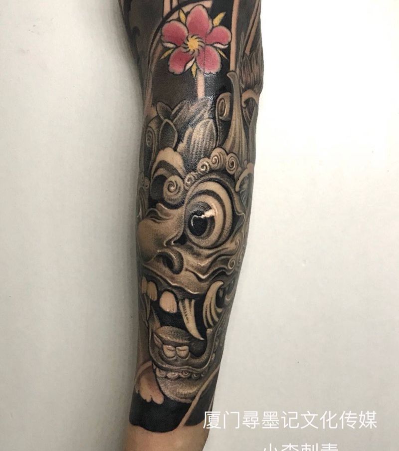 拉瓦娜包小臂纹身图片_成品手臂手部传统肖像鬼神人物植物厦门纹身图案