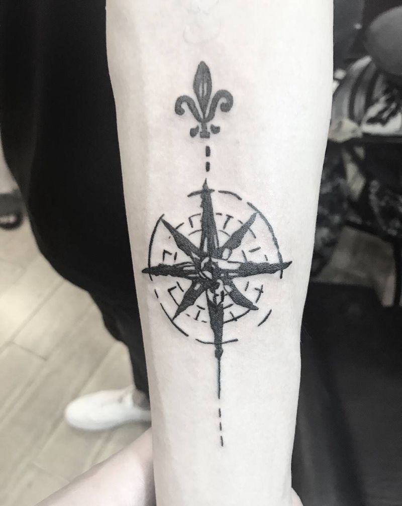 指北针纹身图片