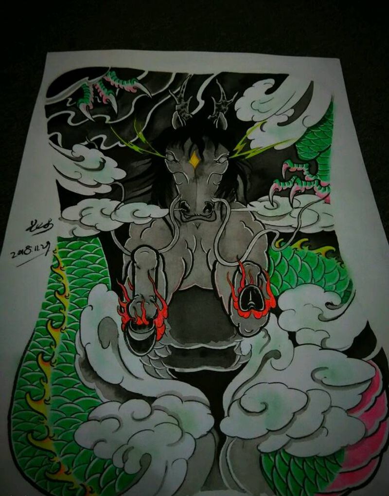 西海龙王三太子敖烈纹身图片_背部老传统龙马纹身图案