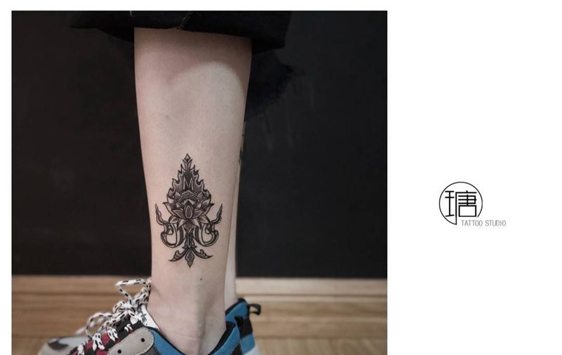 点刺纹身图片_成品腿部纹身图案