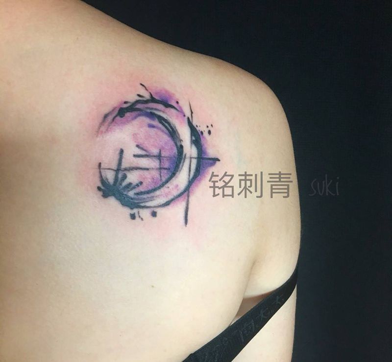 水彩小清新 月亮纹身图片