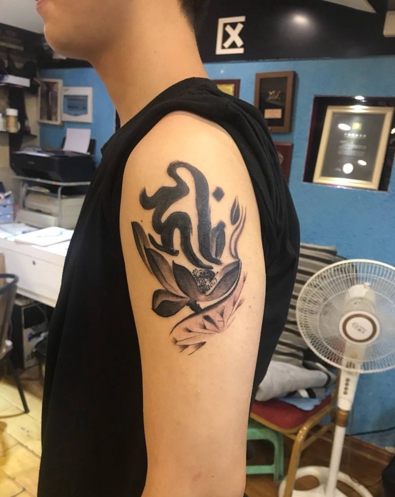 水墨花纹身图片