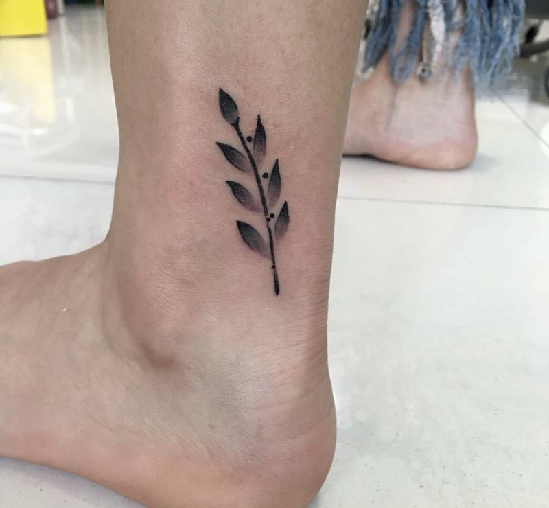 小清新纹身图片_成品腿部欧美清新纹身图案