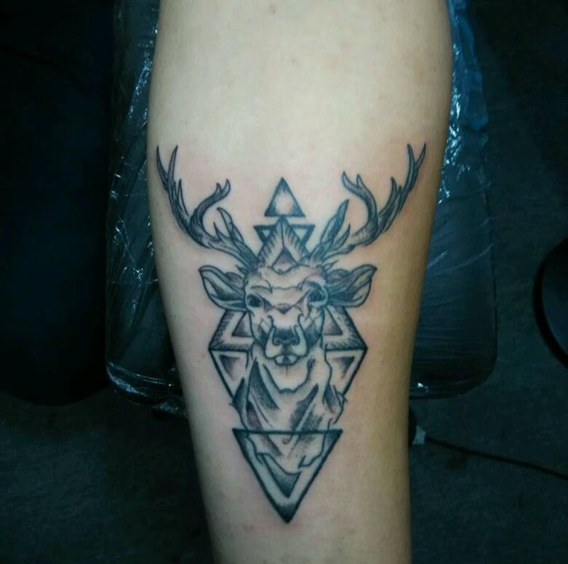 小臂几何鹿纹身图片_手臂欧美清新几何动物植物图腾原创成品纹身图案