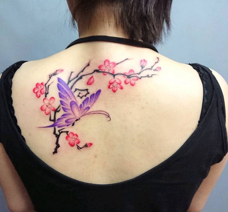 蝶花纹身图片_背部清新成品纹身图案