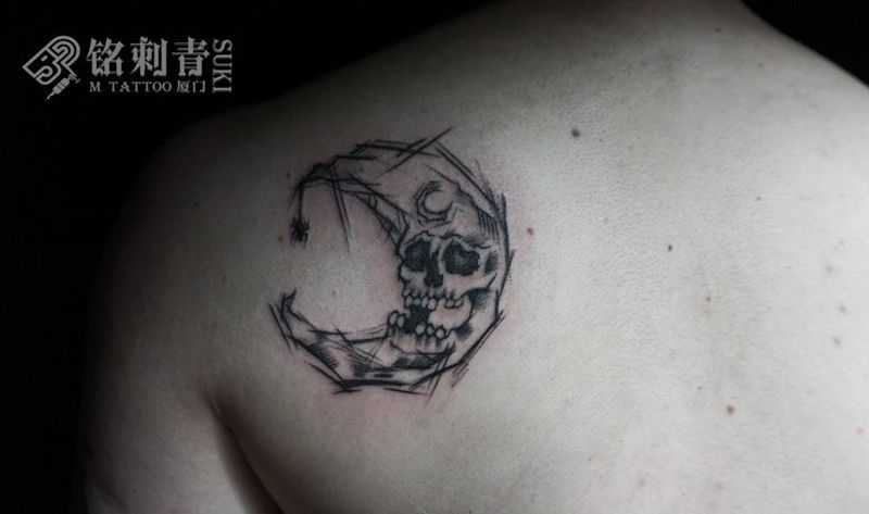 月亮纹身图片