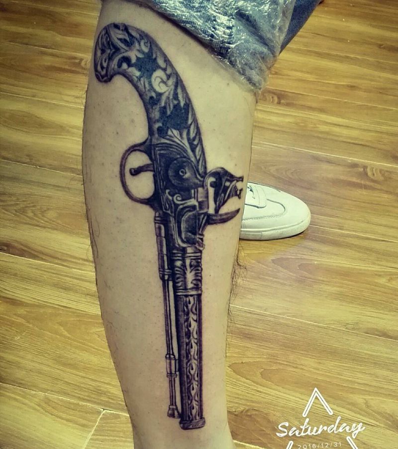 火铳纹身图片_腿部写实静物原创成品纹身图案