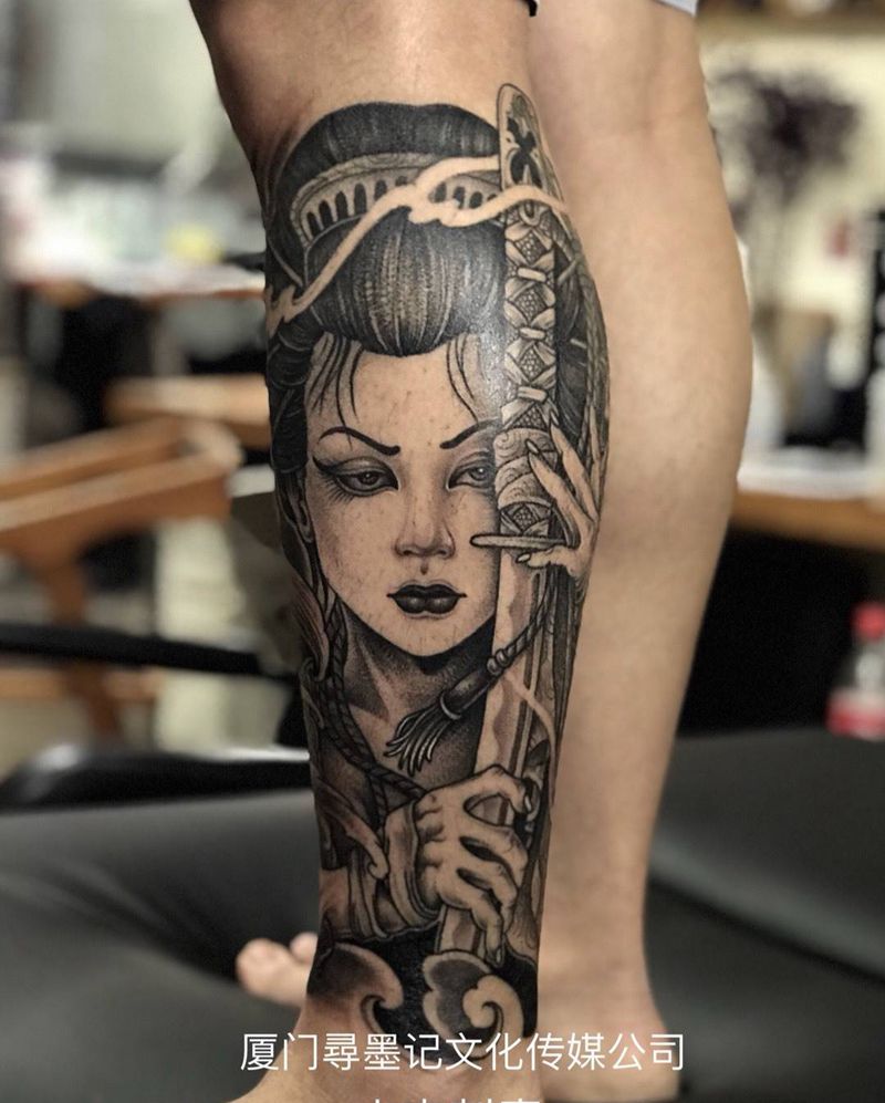 武妓纹身图片_成品腿部传统清新人物鬼神厦门原创水墨美女纹身图案