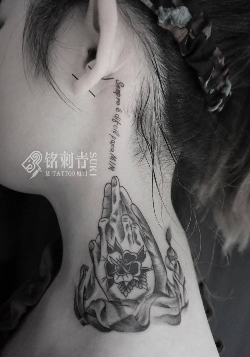 手~纹身图片_颈部Old School纹身图案