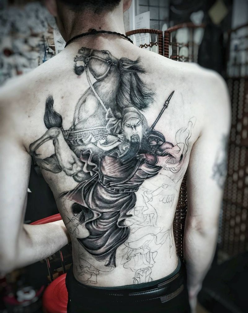 纹的满背关公，每一次坚持的时间都更长，人也变得更坚强，要的就是很淡的效果纹身图片