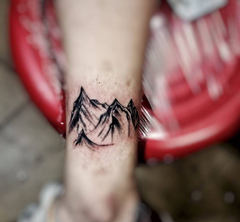 不是说纹身很痛吗，为啥我的不痛，老板，你是不是给我纹了个假的？我……纹身图片