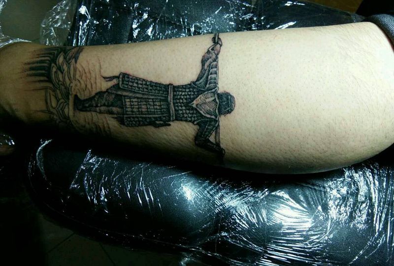 至尊宝纹身图片_腿部肖像人物成品纹身图案