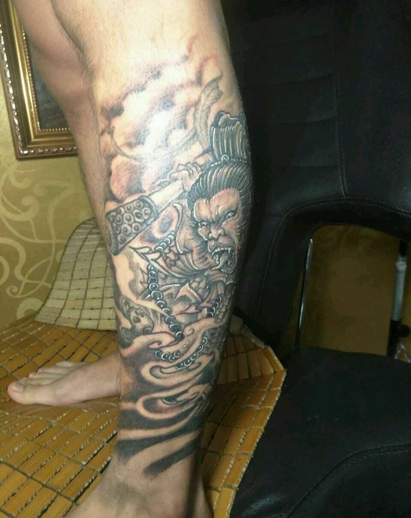 悟空作品纹身图片_腿部传统人物成品纹身图案