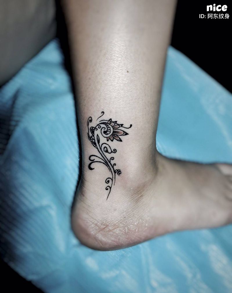 纹身本身就是需要勇气的,所以说敷麻药不丢人,老客人介绍来的纹身图片