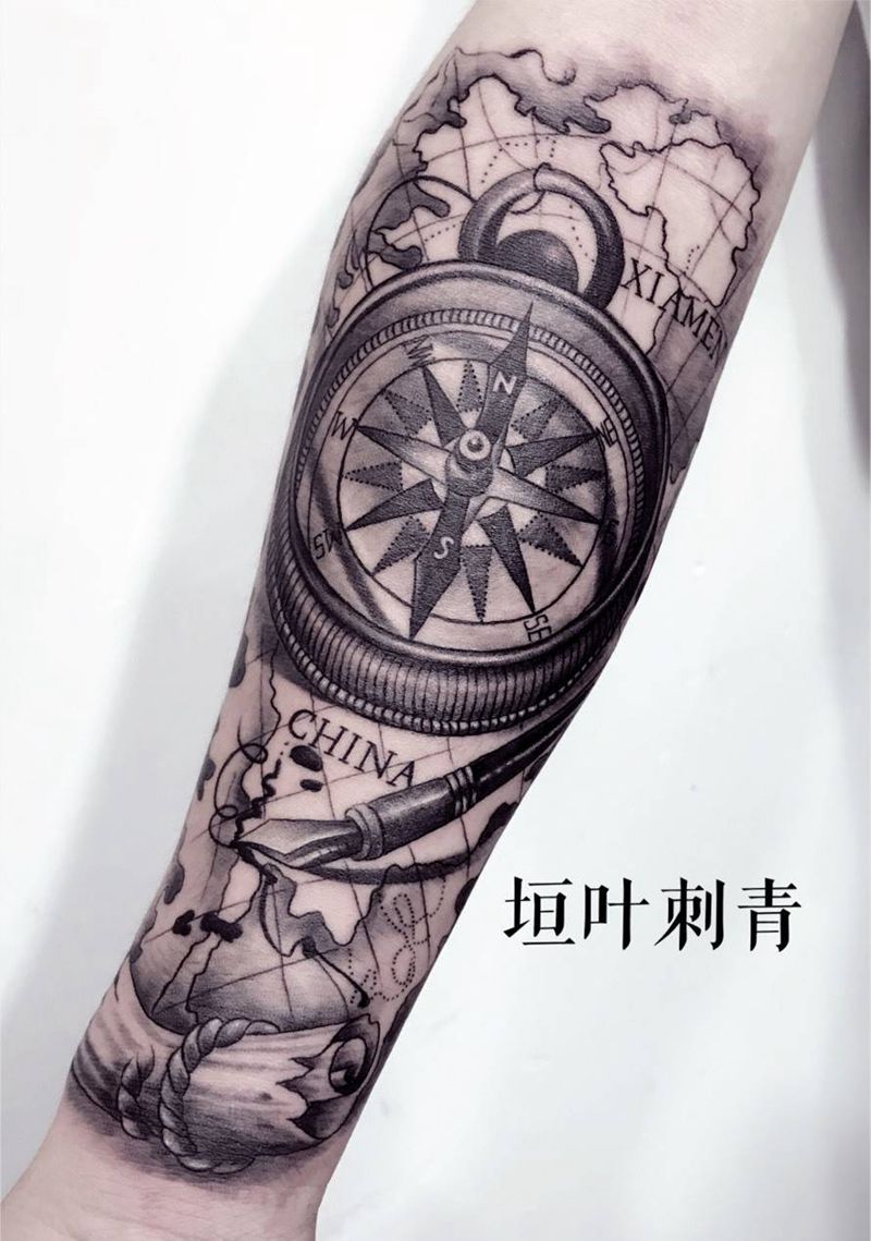 指南针地球板块纹身图片