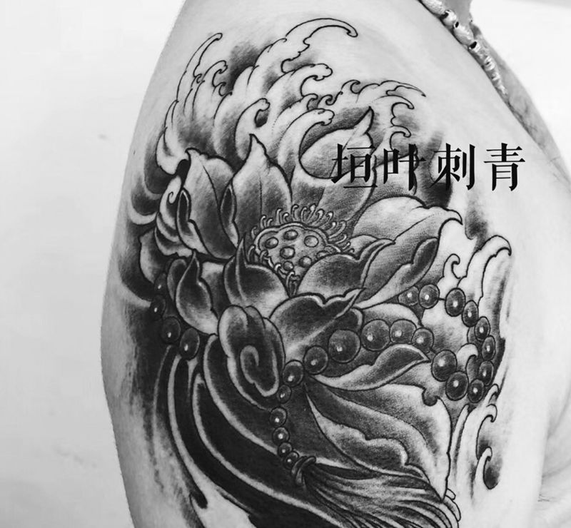 莲花纹身图片