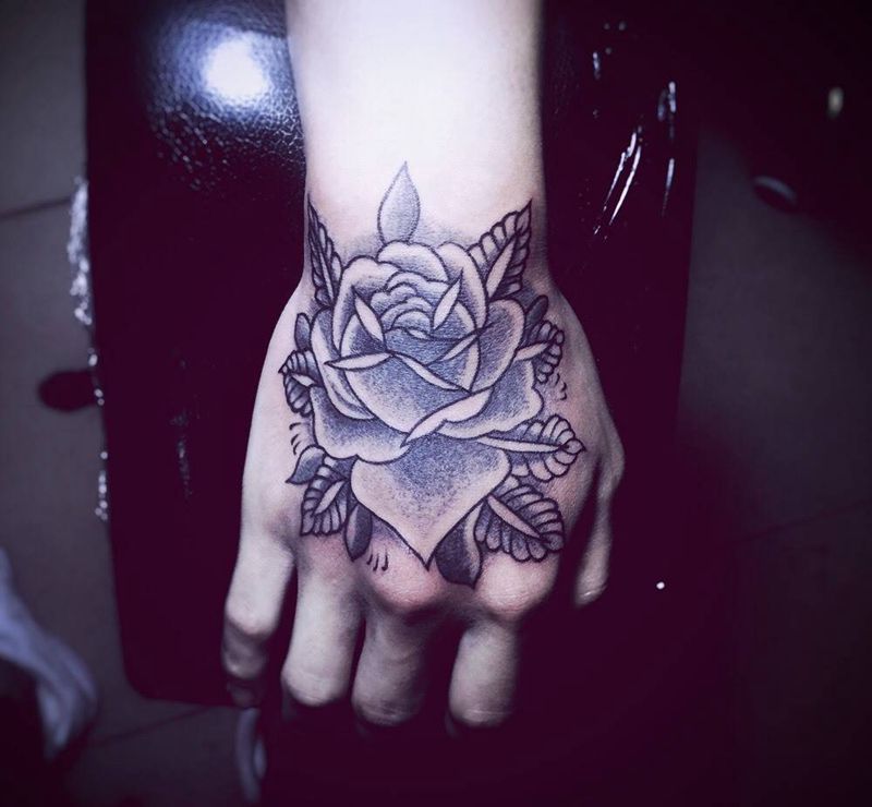 小手背纹身图片