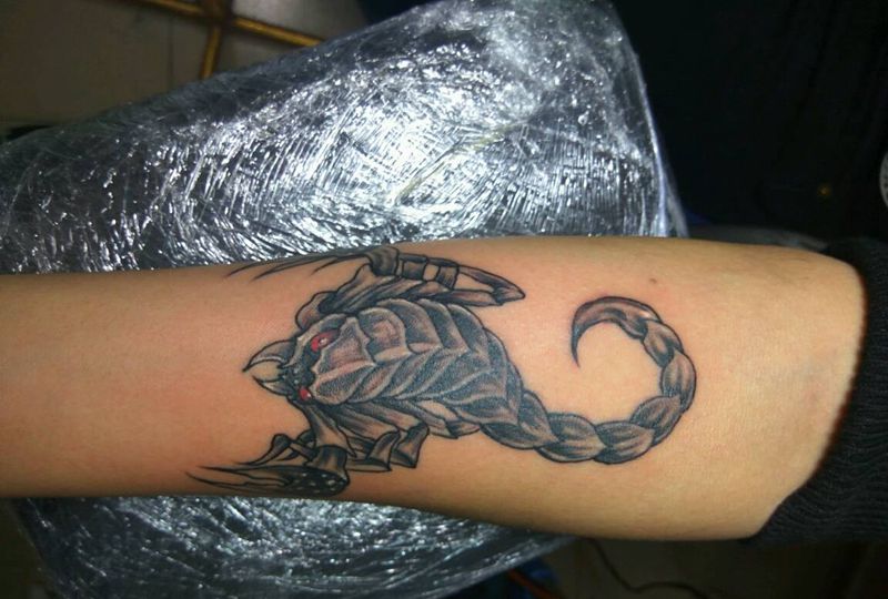 蝎子王纹身图片_手臂欧美动物纹身图案