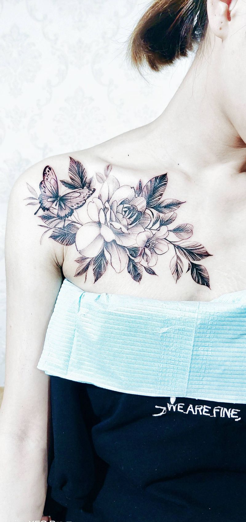 素花纹身图片_肩部点刺纹身图案