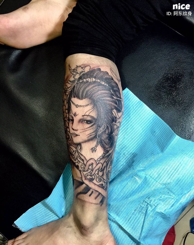 包小腿，一口气干完纹身图片