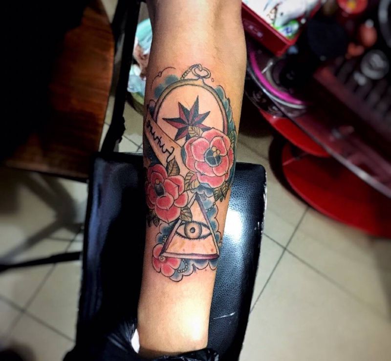 本人从事纹身多年，一直以来都得到大家的支持，非常感谢，现在回馈客户纹身图片