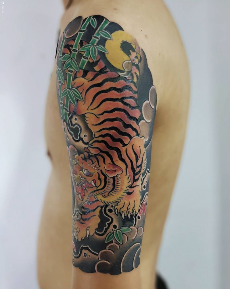 虎纹身图片_手臂老传统纹身图案