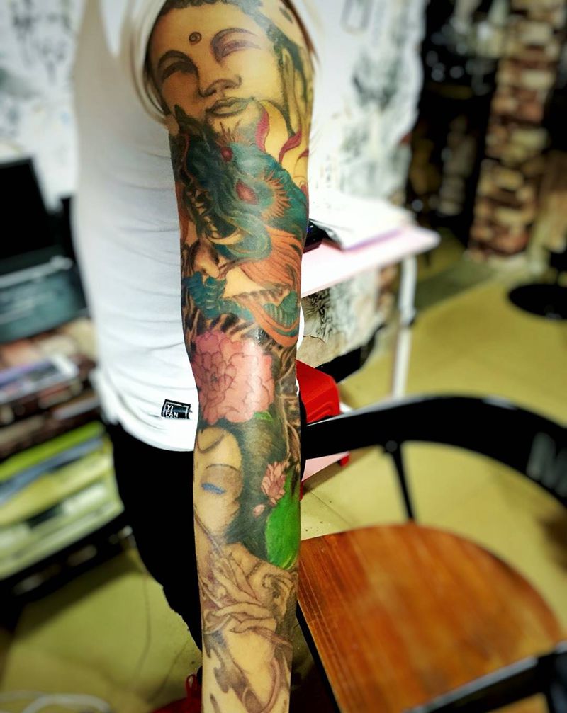 花臂总耗时十五个小时，小图很快纹身图片