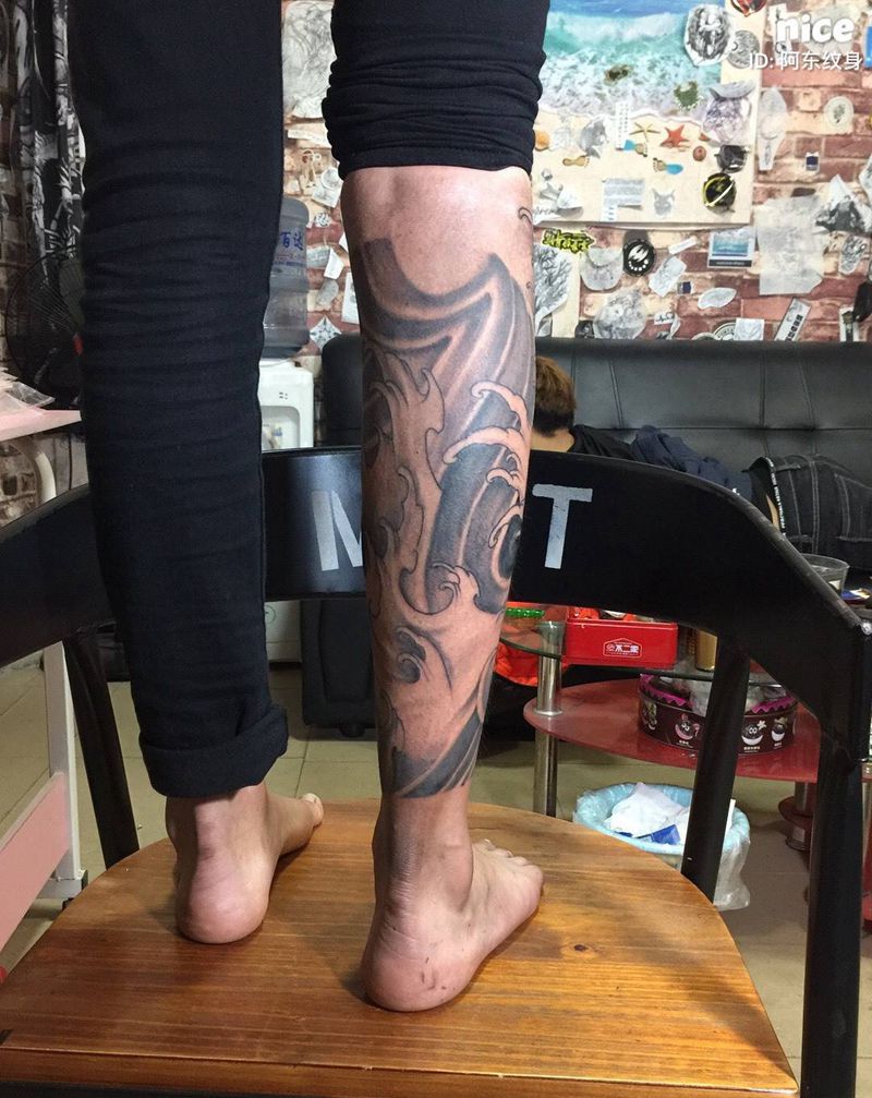 包小腿浪花,一口气干完纹身图片