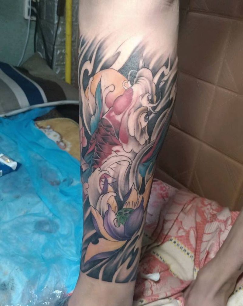 小腿鲤鱼纹身图片_腿部纹身图案