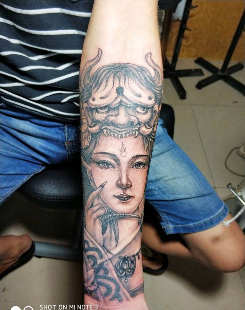 美女作品纹身图片_手臂新传统纹身图案