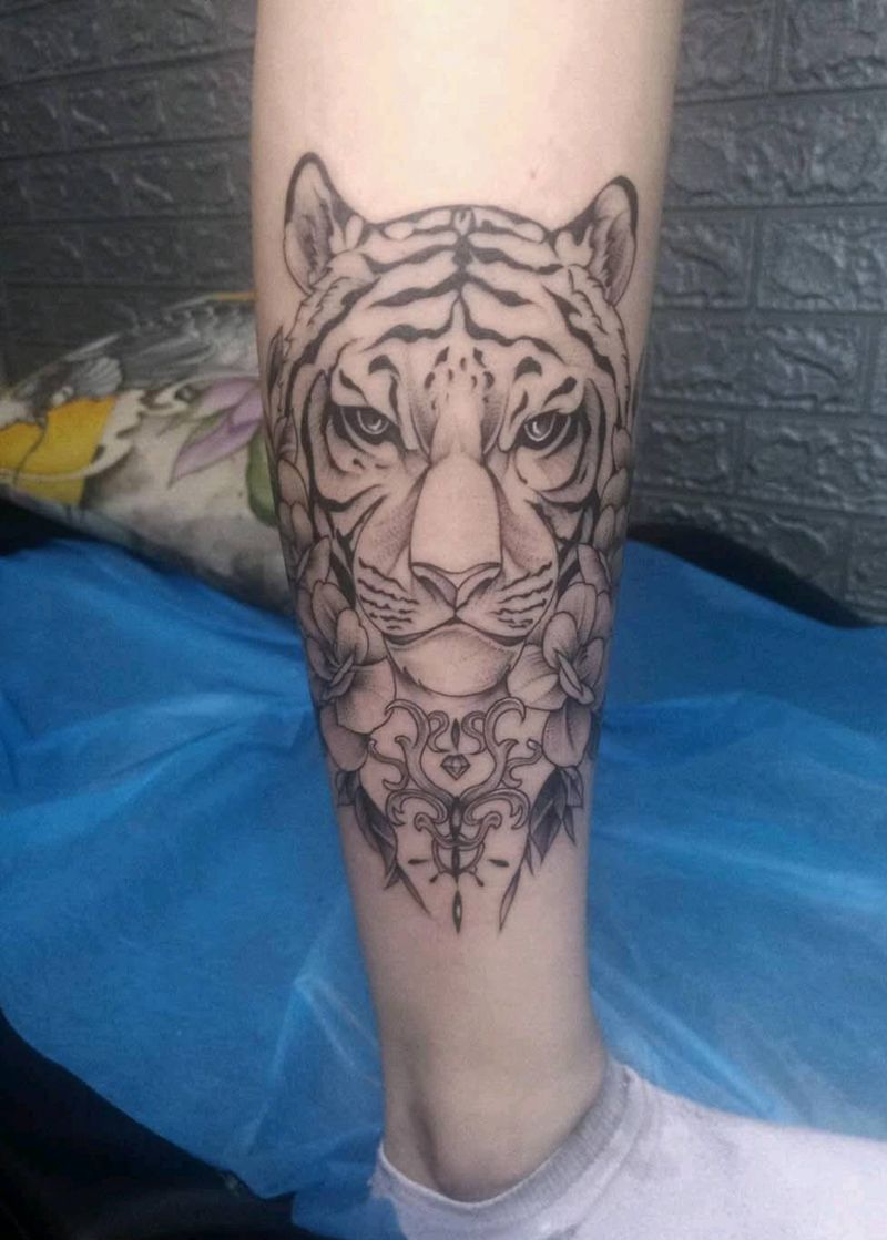 小腿纹身图片_腿部纹身图案