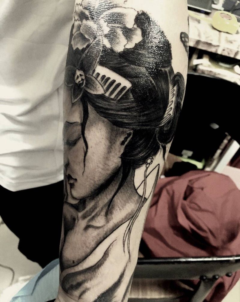 包小臂纹身图片