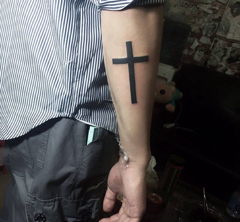 十字架纹身图片