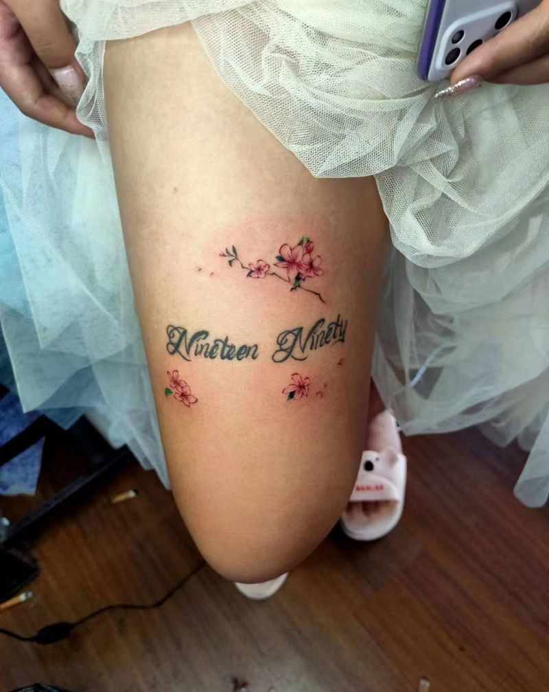 自带花稿纹身图片_腿部纹身图案