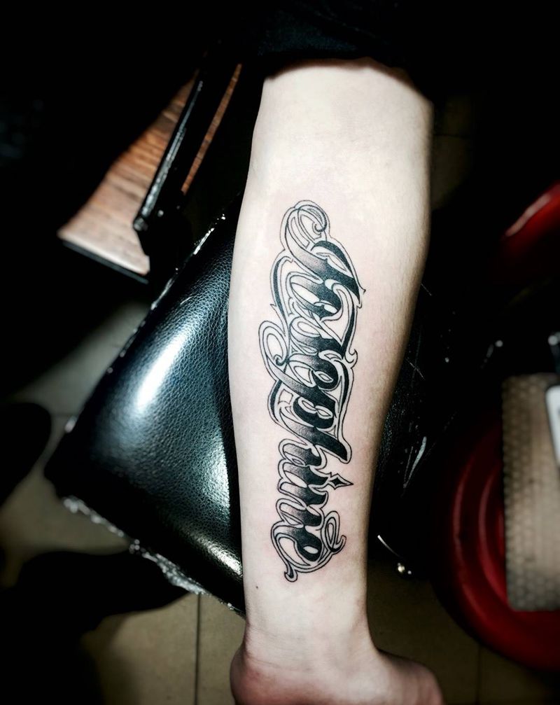 能得到客户的认可,并且介绍同事和朋友过来,我很开心纹身图片