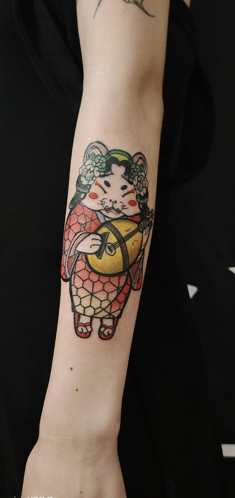 猫纹身图片_手部老传统纹身图案