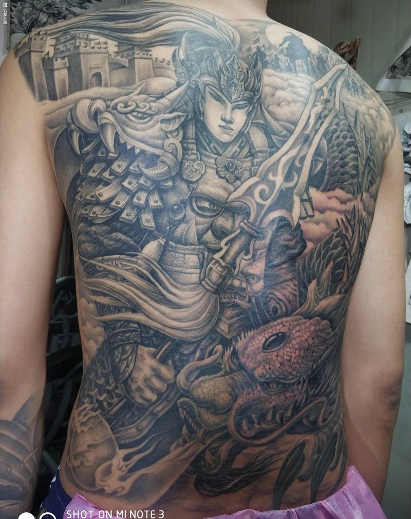 赵子龙纹身图片_背部新传统纹身图案