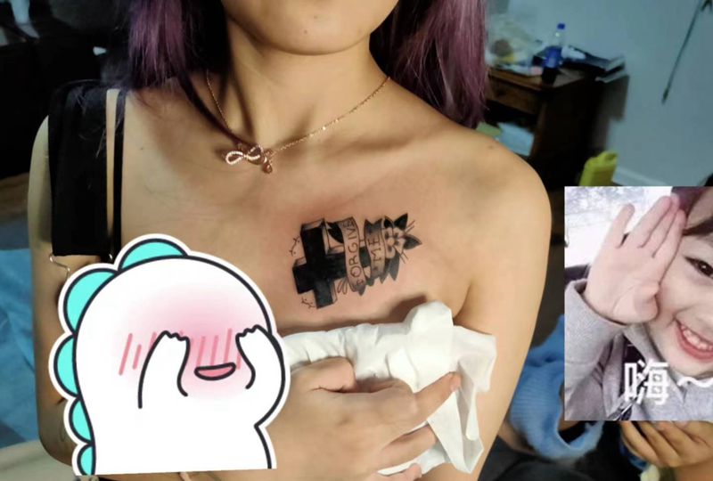 遮盖纹身图片_胸部纹身图案