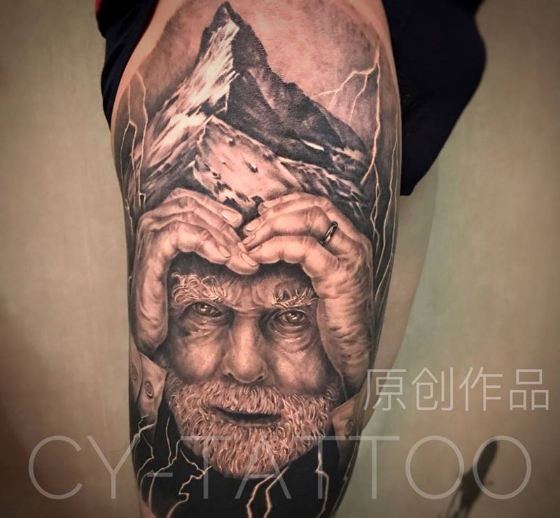 思考者（原创作品）纹身图片_写实欧美肖像人物原创腿部手臂成品背部纹身图案