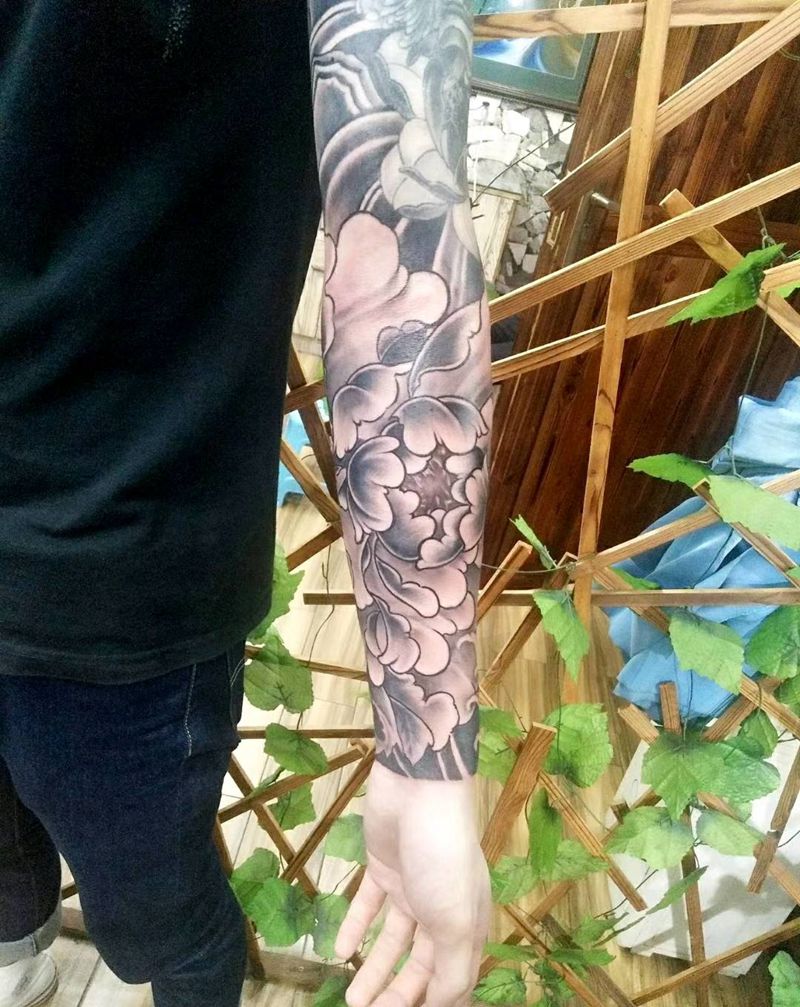 牡丹纹身纹身图片_手臂手部新传统纹身图案