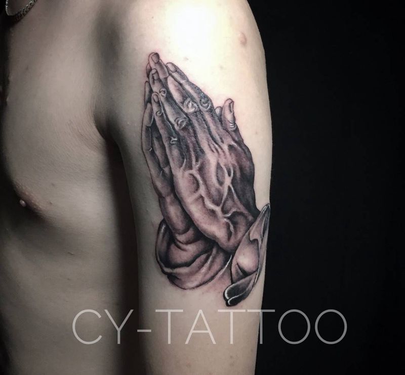 祈祷之手纹身图片_人物宗教欧美清新写实传统手臂腿部成品纹身图案