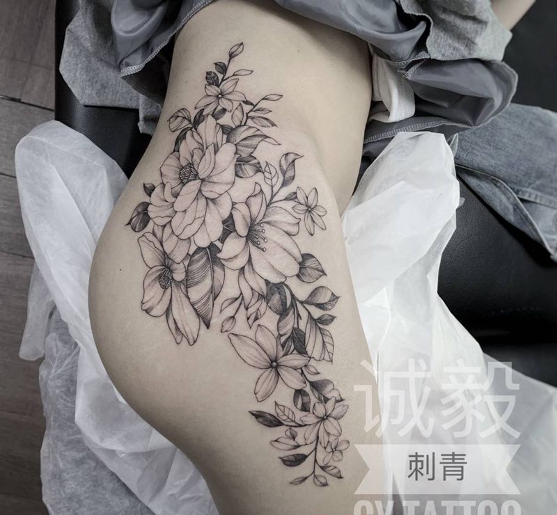 性感素花纹身图片_腿部臀部点刺欧美写实纹身图案