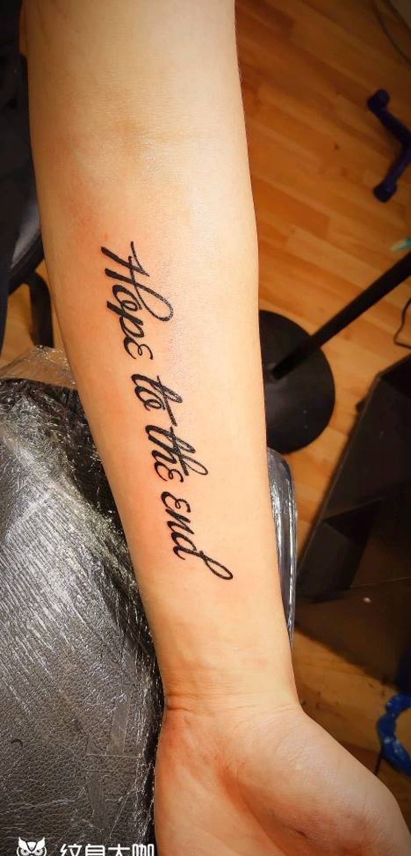 手臂英文纹身图片_手臂纹身图案