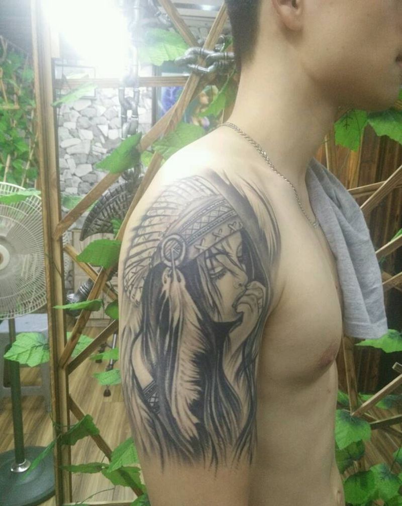 大臂欧美人物纹身图片