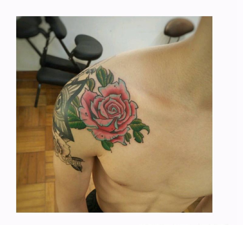 原创欧美纹身拼接纹身图片_肩部胸部手臂欧美写实植物原创成品纹身图案